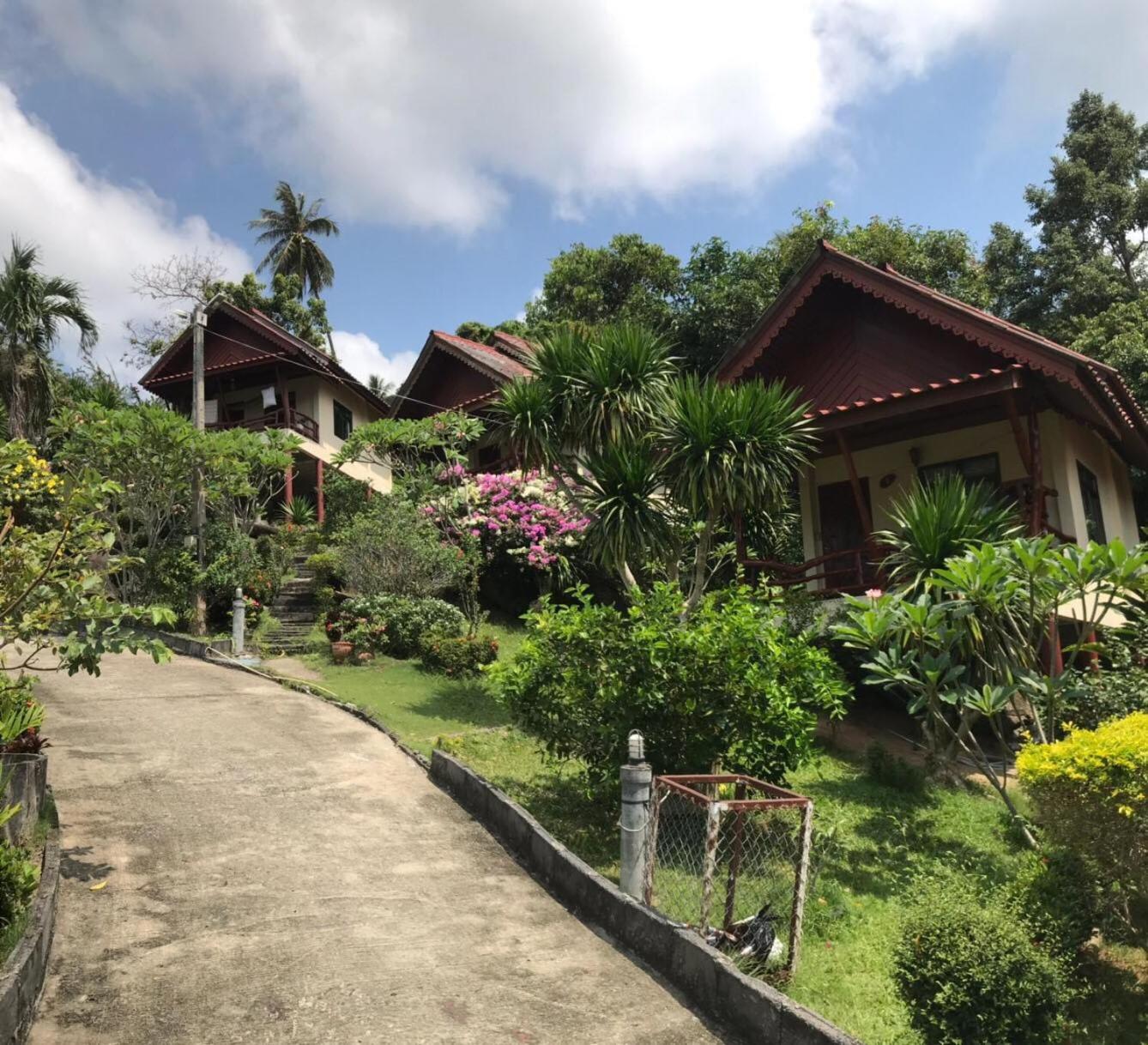 Tanouy Garden Villa Baan Khai Exterior photo