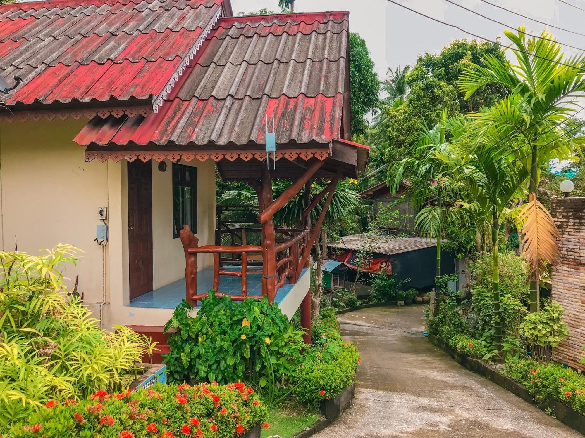 Tanouy Garden Villa Baan Khai Exterior photo